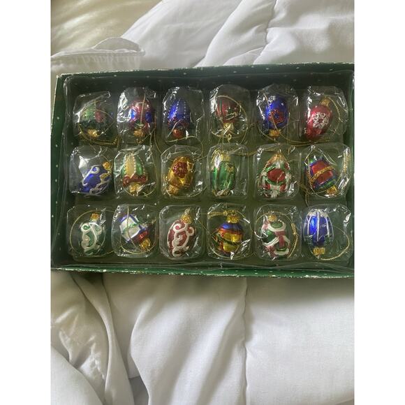 Vtg Dillard's Mini Christmas Ornaments Box of 18 Tree Cat Stocking Angel Snowman - Picture 7 of 7